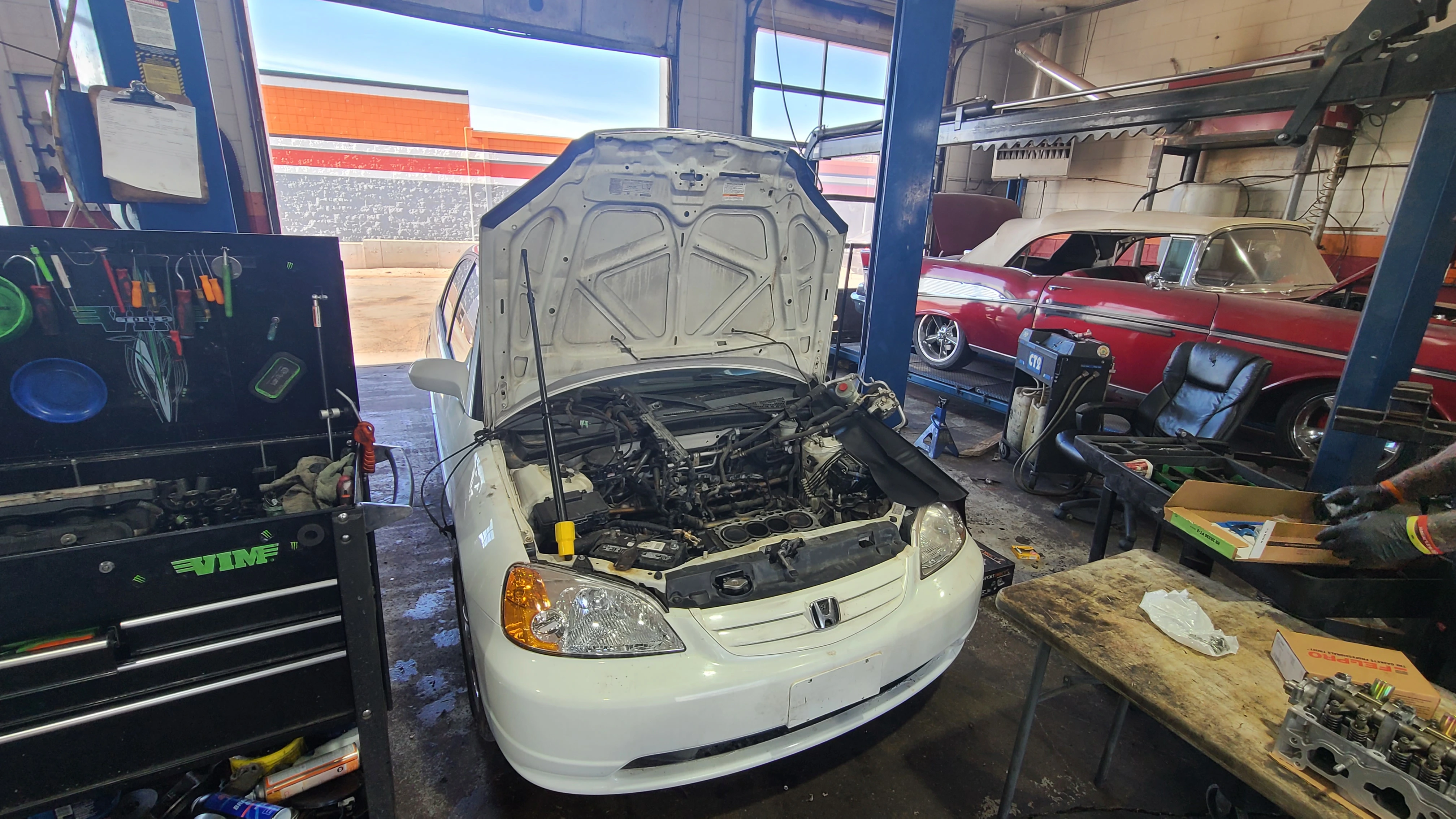 Air conditioning repair service